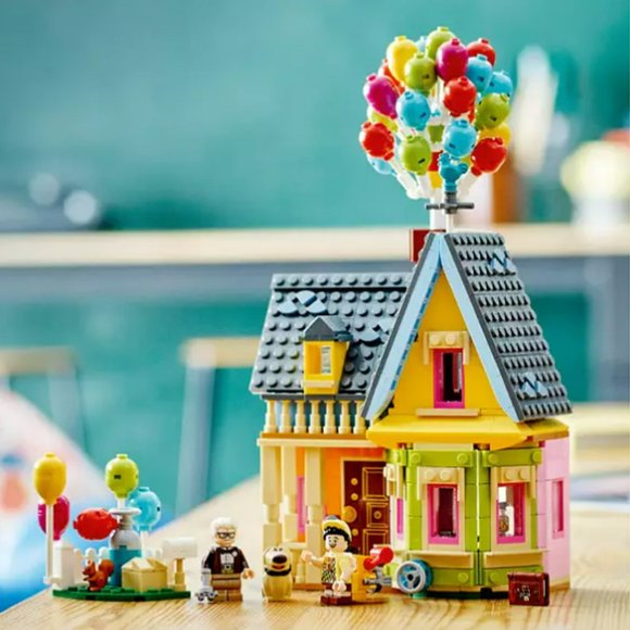 LEGO Disney Pixar ‘Up’ House 43217 Disney 100 Celebration Building NIB in Hand - Picture 12 of 16